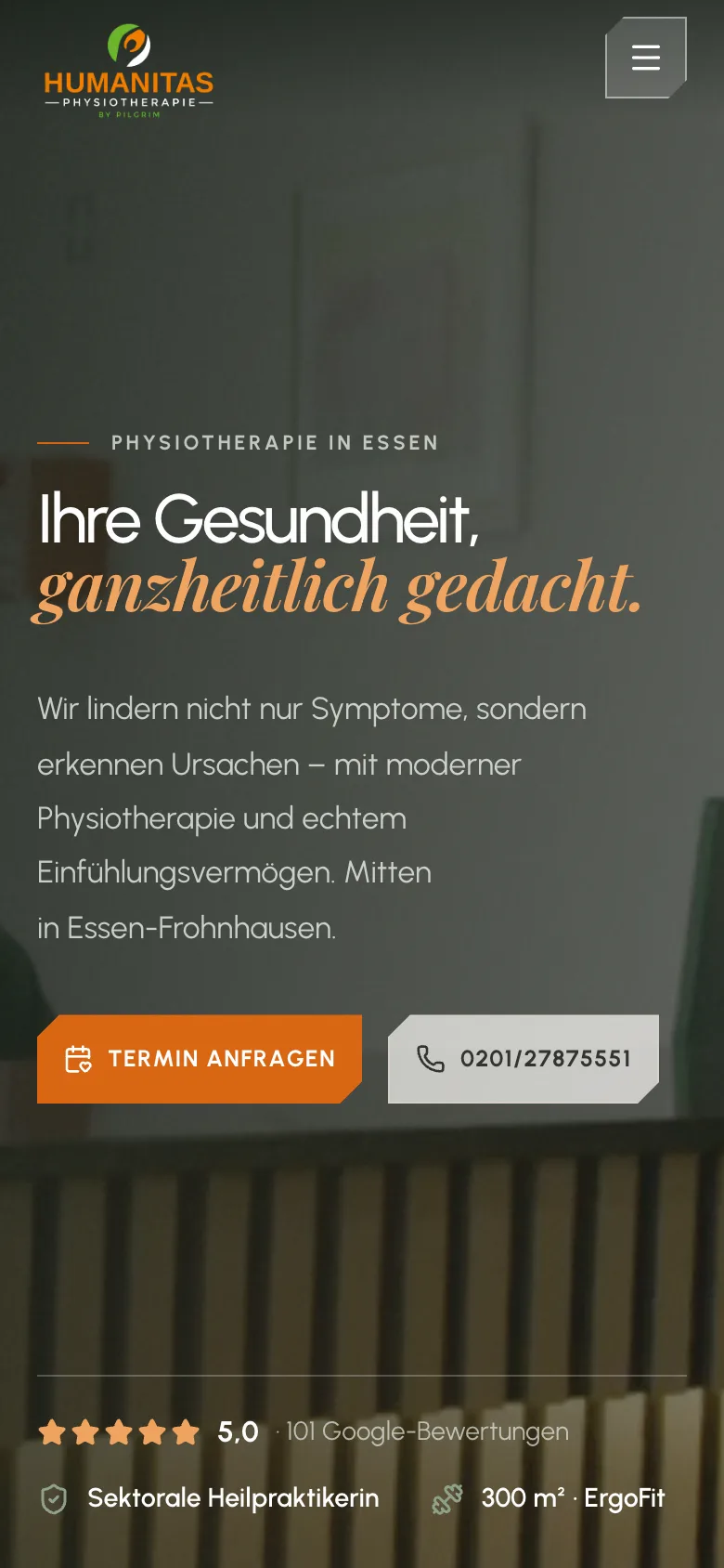 Die Website von Physio Humanitas auf dem Handy
